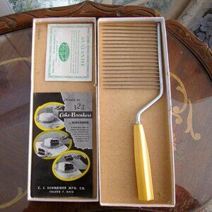 CAKE BREAKER, CAKE CUTTER by SCHNEIDER, VINTAGE STEEL w BOX & INSTRUCTIONS